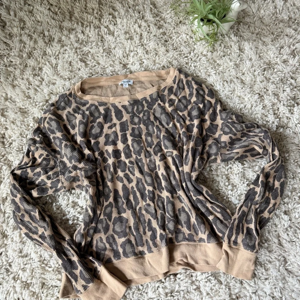 Leopard Print Crew Neck Y2K vintage 2000s warm cozy Sweater - Picture 2 of 4